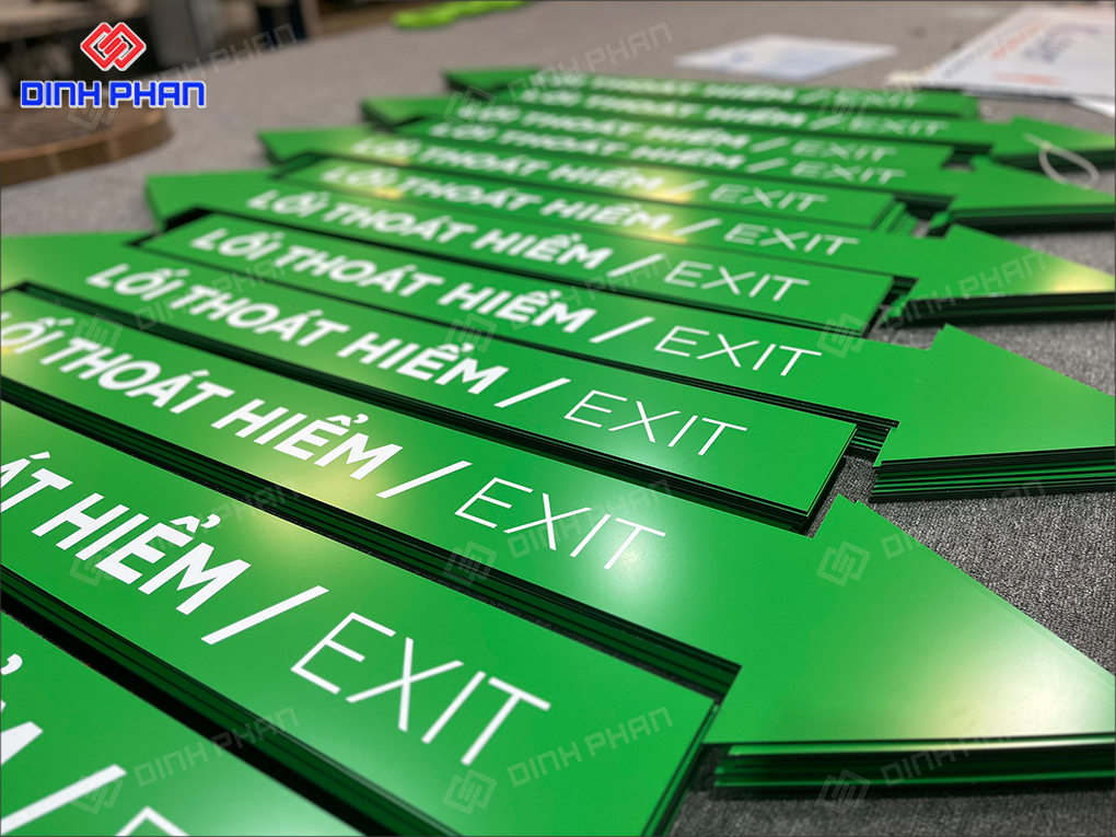 In UV phẳng Nha Trang đa dạng, bền đẹp với giá tốt Bảng chỉ dẫn