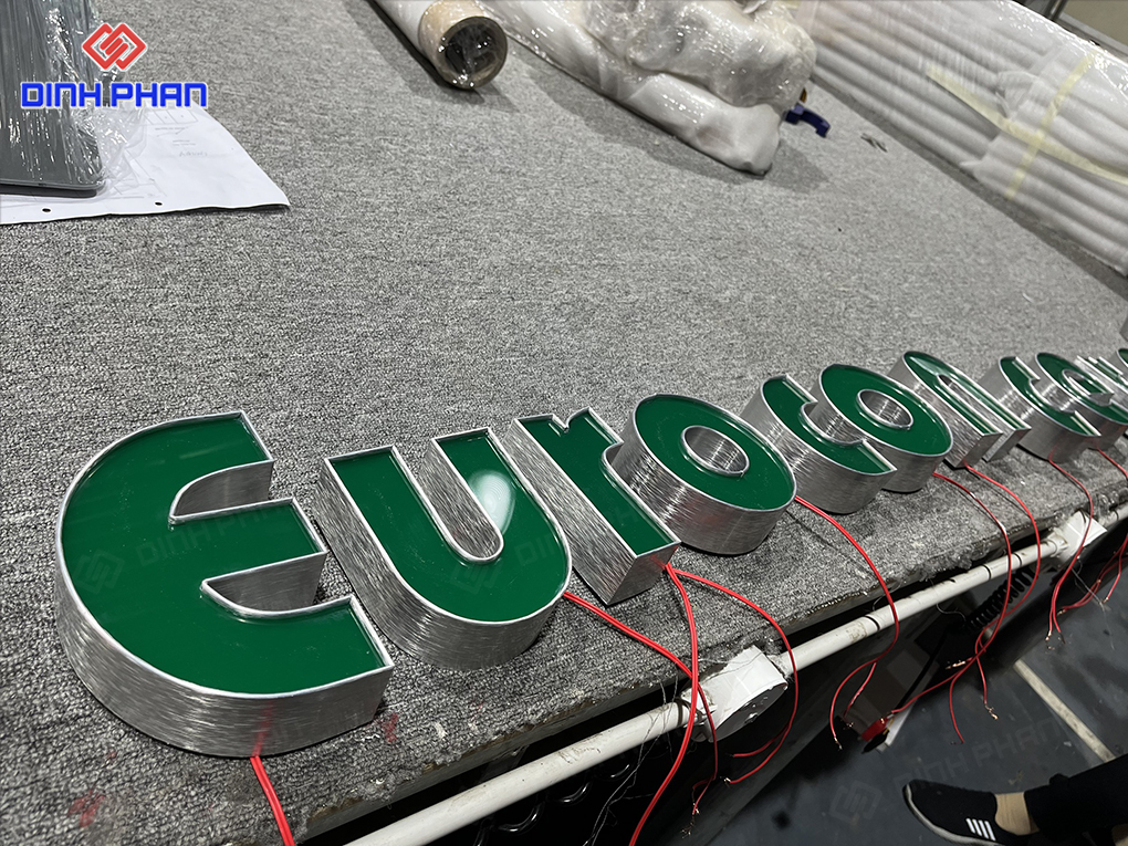 Làm chữ nhôm Nha Trang bền đẹp, hiện tại Bảng hiệu công ty