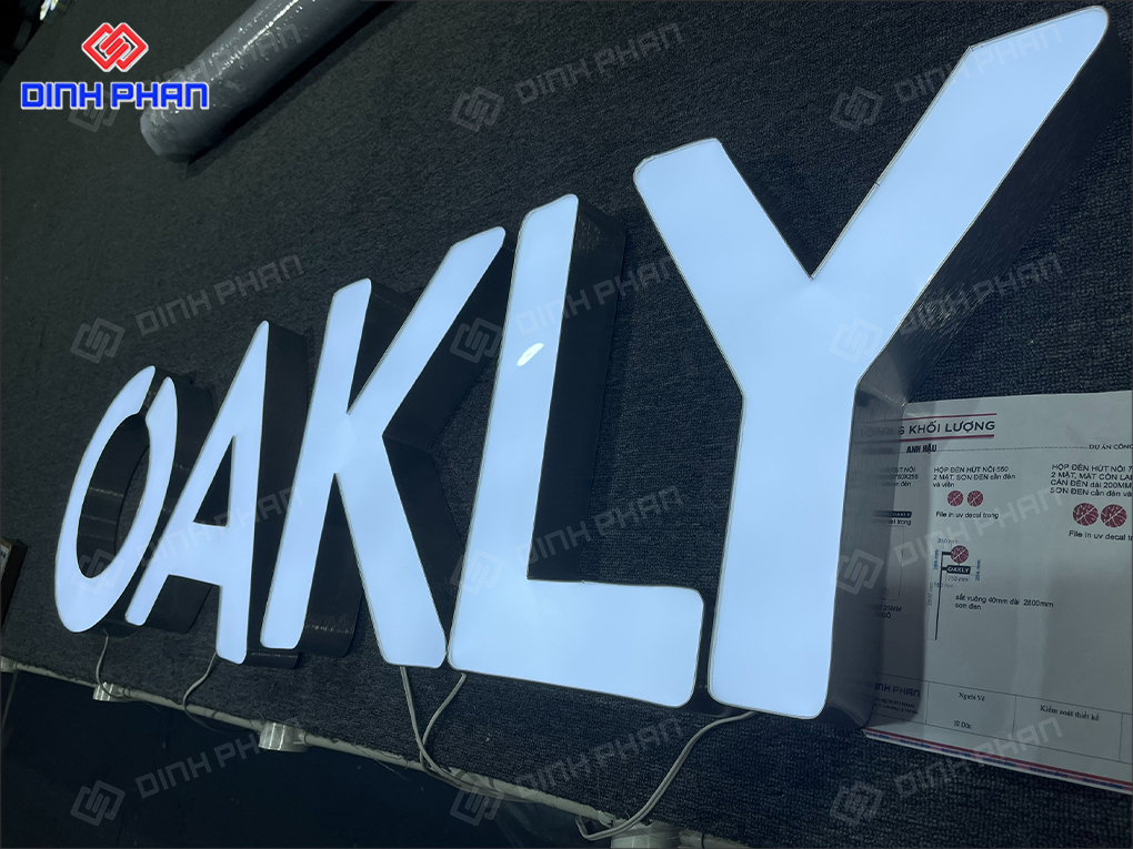 Làm chữ nhôm Nha Trang bền đẹp, hiện tại Chữ nhôm gắn đèn LED