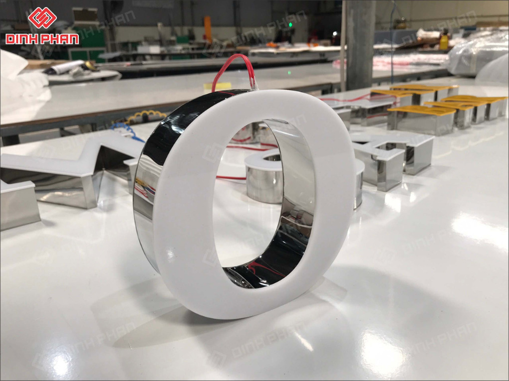 Chữ inox mặt mica 