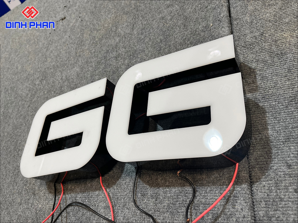 Chữ nhôm mặt mica 