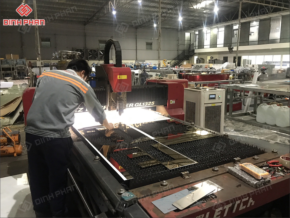 Gia công cắt inox tấm 