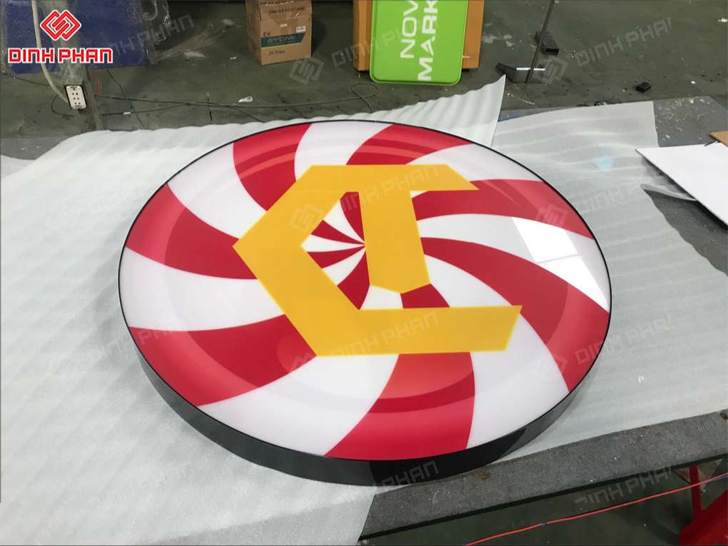 Hộp đèn treo tường 