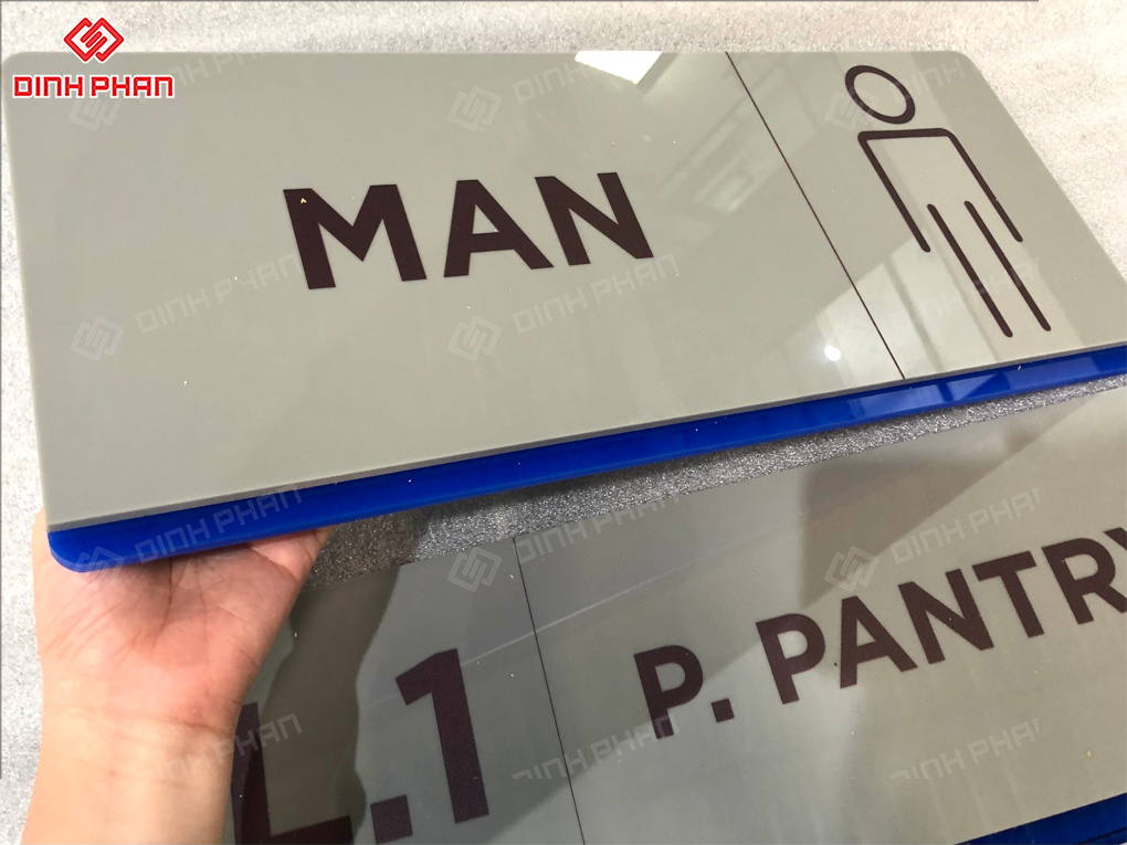 In bảng tên khu vực