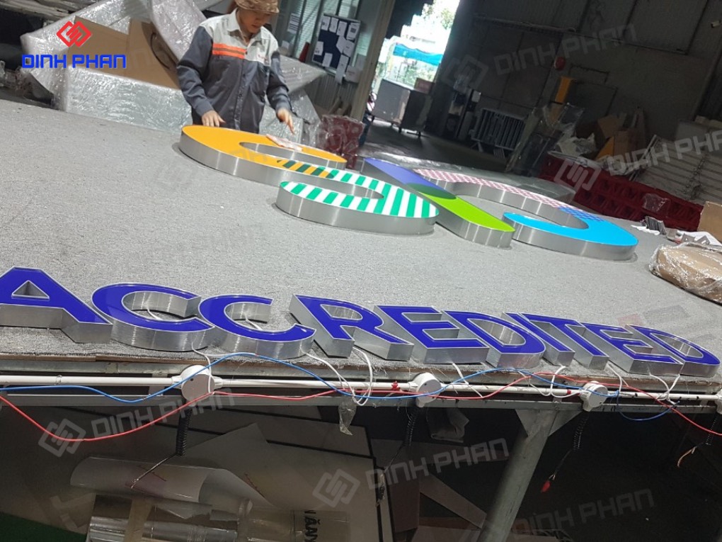 Bảng hiệu công ty 