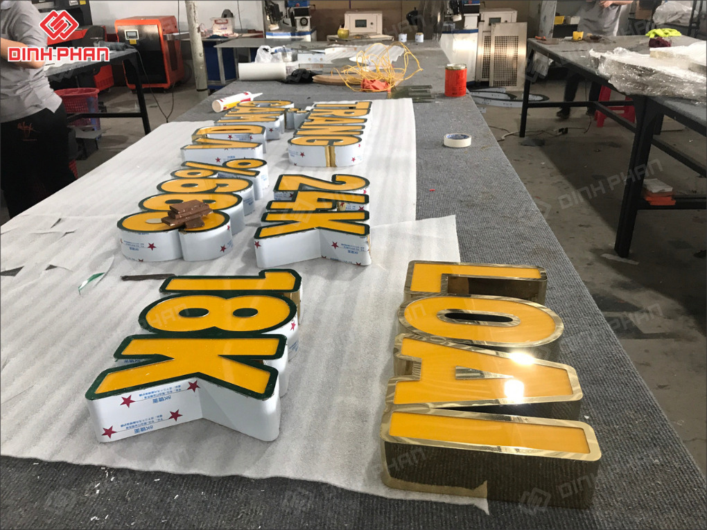 Bảng hiệi tiệm vàng