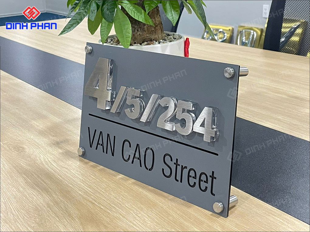Bảng số nhà chữ inox trắng xước 