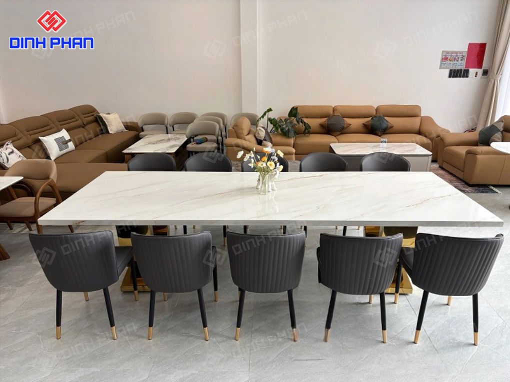 Thi công showroom BMT