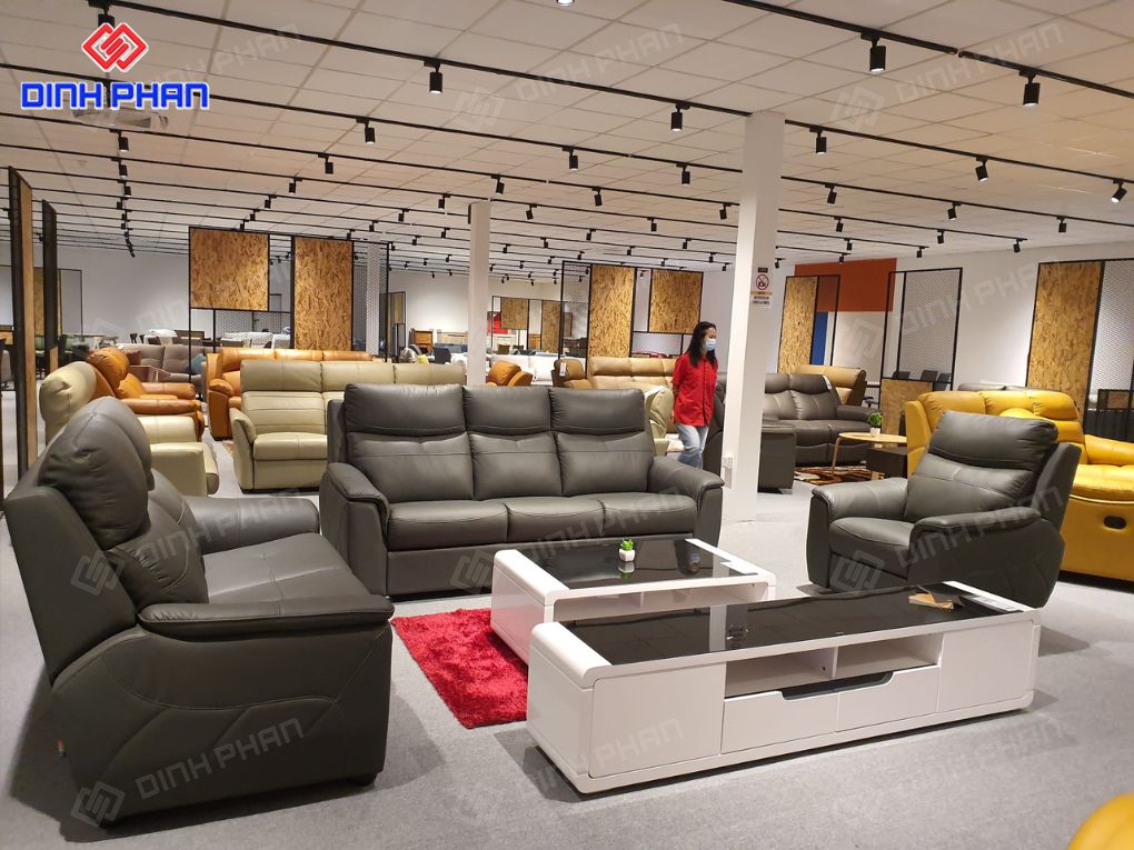 Thi công showroom BMT